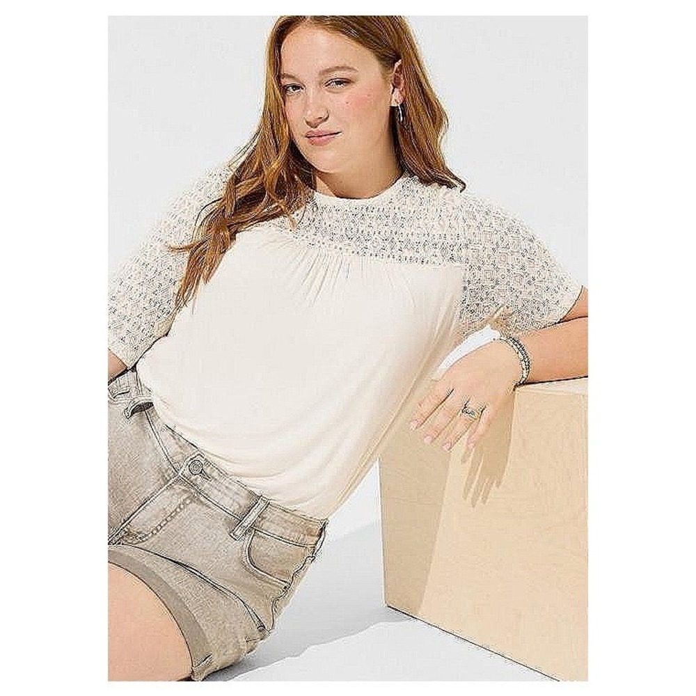 NWT Torrid Super Soft Crew‎ Neck Geo Lace Yoke Elbow Sleeve Top 2X